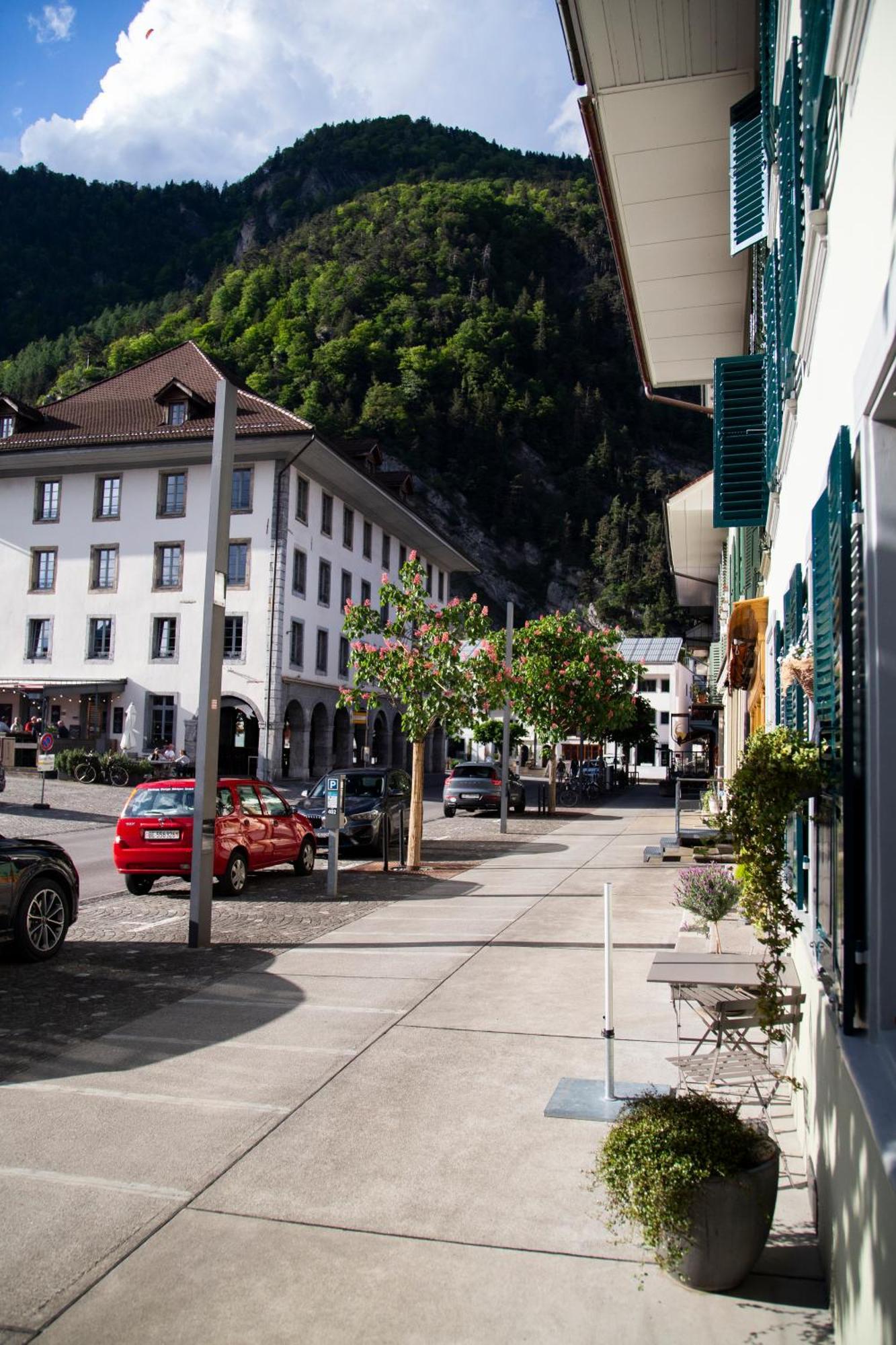 Nimbuzzz Apartments Unterseen Eksteriør billede