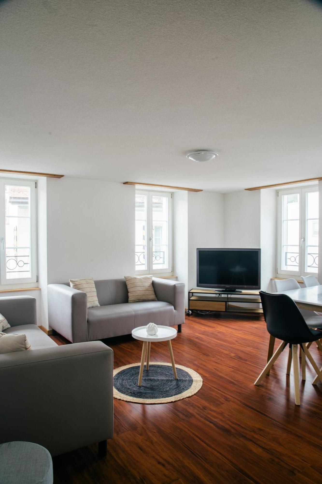 Nimbuzzz Apartments Unterseen Eksteriør billede