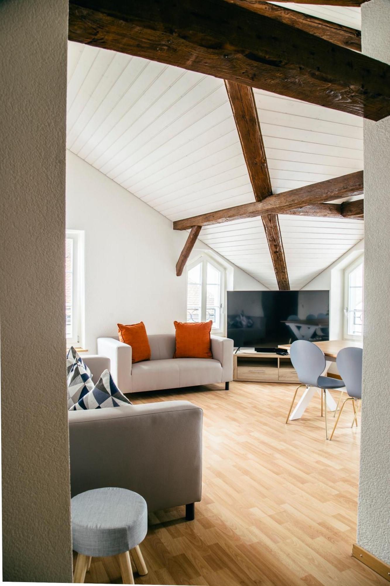 Nimbuzzz Apartments Unterseen Eksteriør billede
